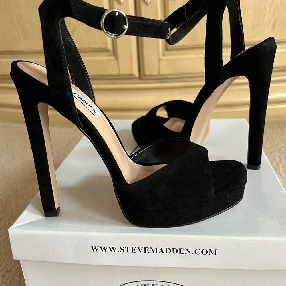 🔥♥️ NIB Steve Madden Black High Heel Suede Sandals - Picture 7 of 11